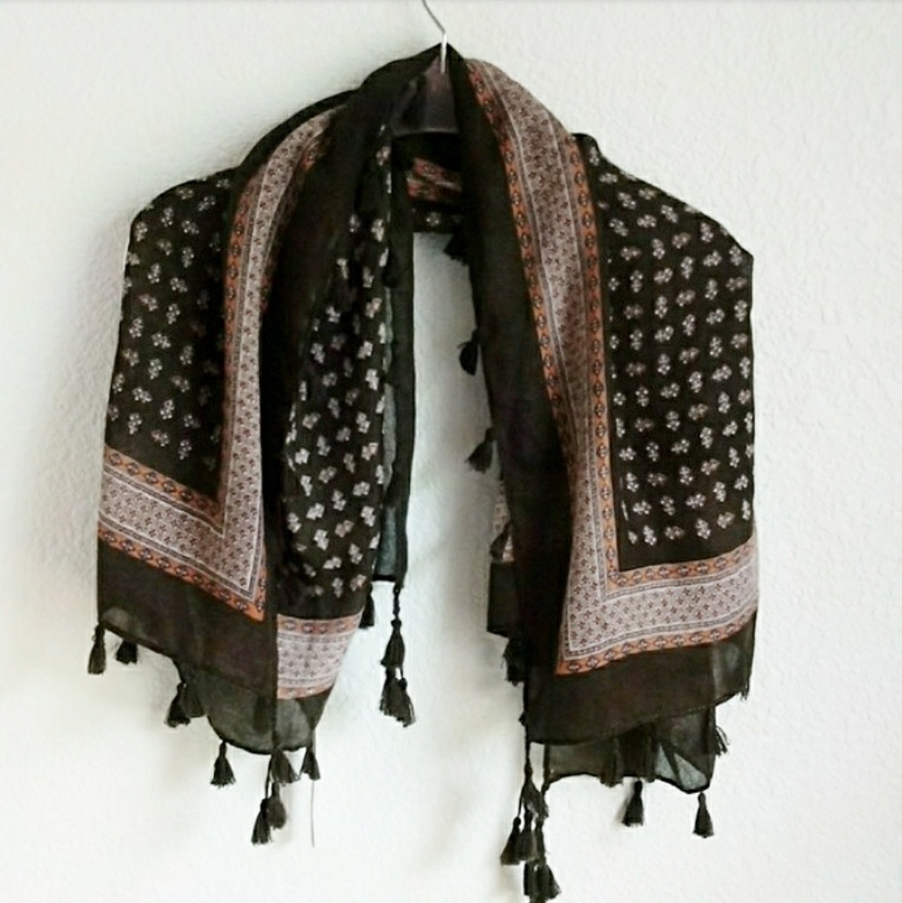 JUSTIN & TAYLOR | Boho Tassle Olive Green S